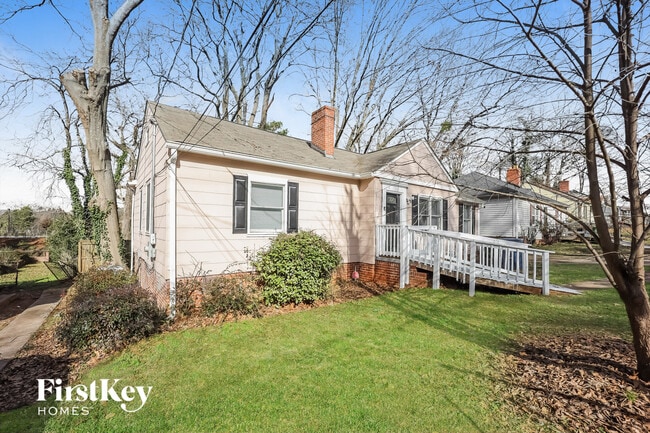 Photo - 519 Erin Ave SW