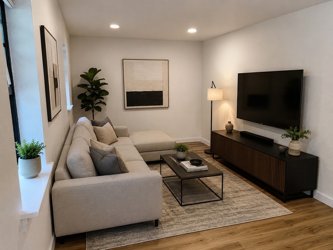 Building Photo - Charming Renovated 1 Bed / 1 Bath Apartment – Quiet North Dallas Living