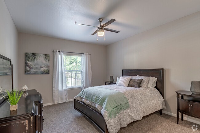 2BR, 2BA - 1,069SF