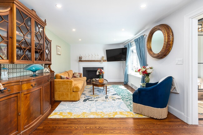 Photo - 1625 Trapelo Rd