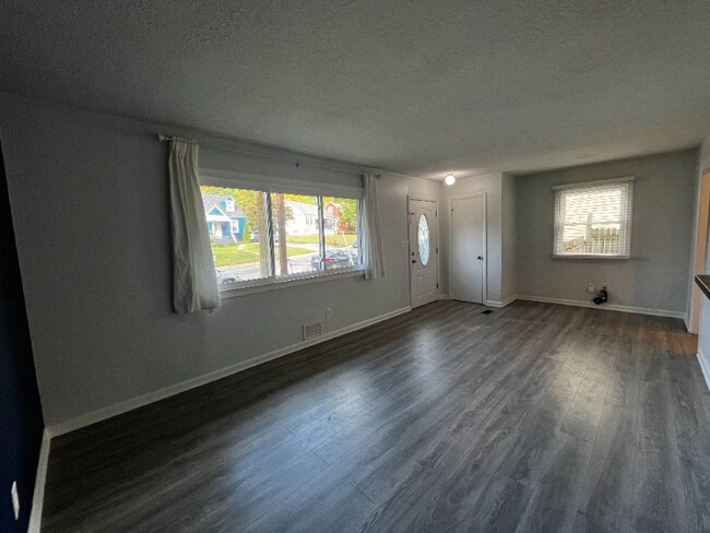 Photo - 4905 78th Ave