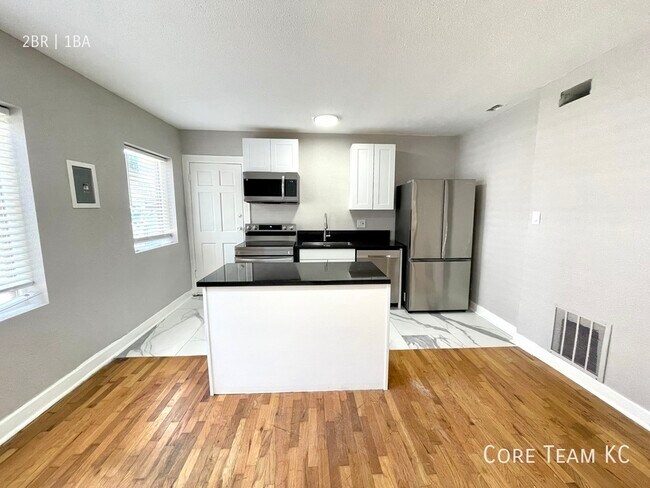 Photo - 1114 W 45th St Unidad 1114-2