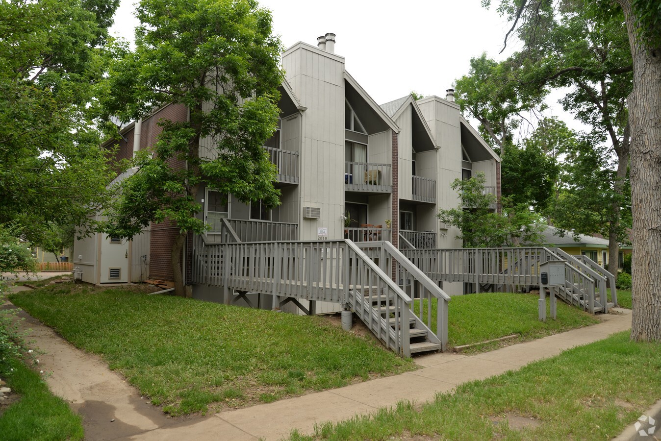 2019 Grove St - 2019 Grove St Apartamentos