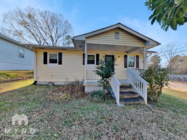 Building Photo - 900 Chalmers St