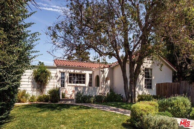 Photo - 1410 Stanford Dr