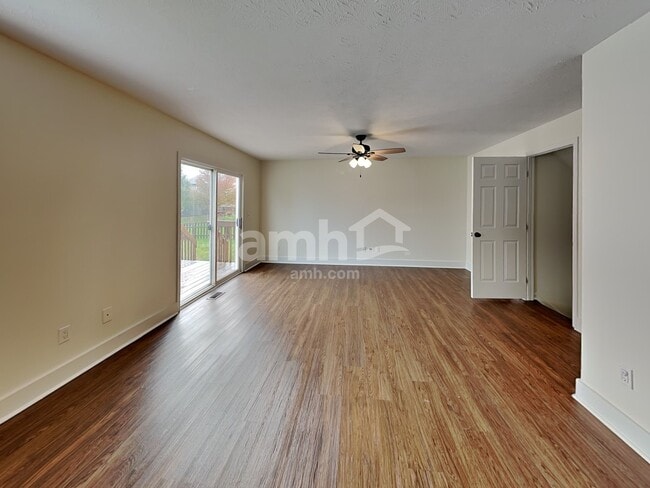 Photo - 1215 Brookstone Dr