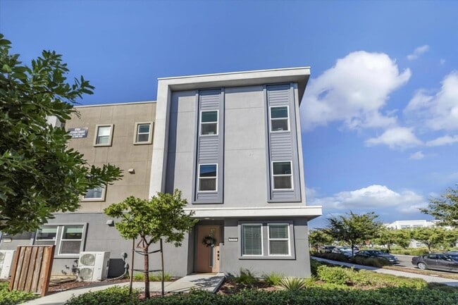 Building Photo - 6568 Vision Ct