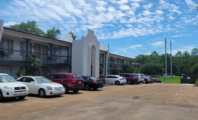 Quarter Inn Apartments