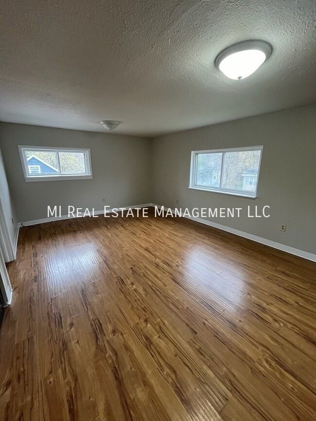 Photo - 212 E Grant St