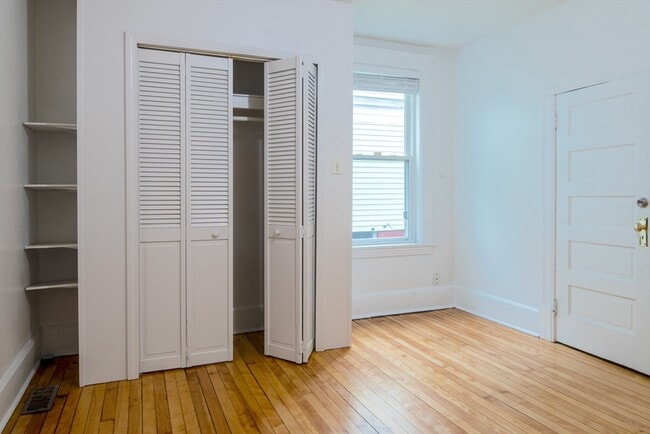 5 Stoneland Rd Unit 1