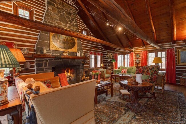 Photo - 204 S Amenia Rd