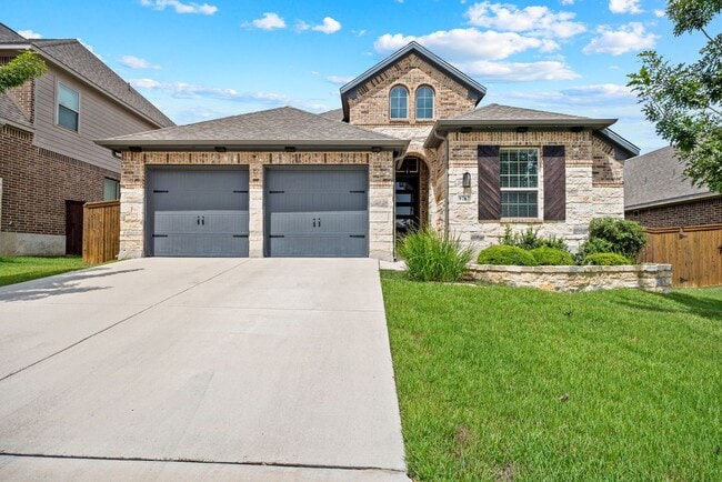 Photo - Charming Home Awaits: Spacious & Modern Living in a Prime Location