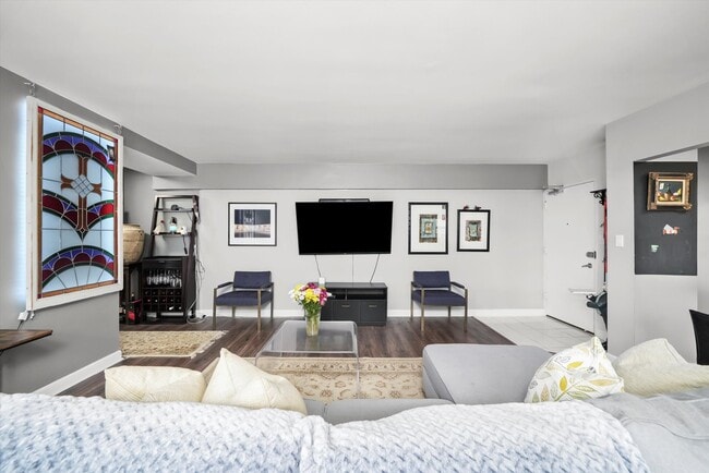 Photo - 4970 N Marine Dr Unidad 1129