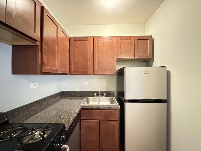 Photo - 823 W Wolfram St Unit 903
