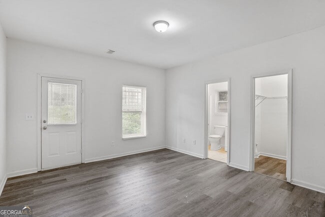 Photo - 2145 Hollywood Dr NW