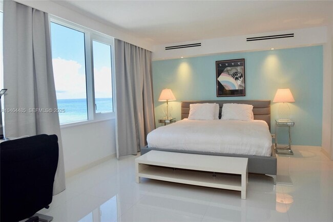 2301 Collins Ave Unit 815/814