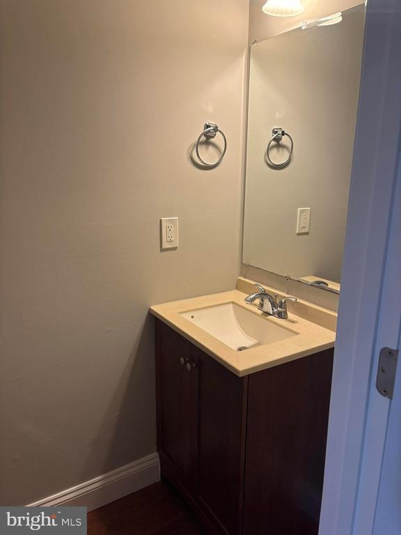 Photo - 411 Robert St