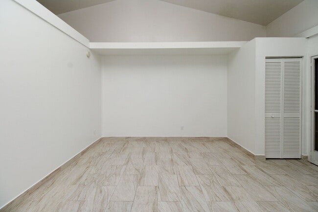 Photo - ANNUAL UNFURNISHED ** Wiggins Pass West **... Unit 301