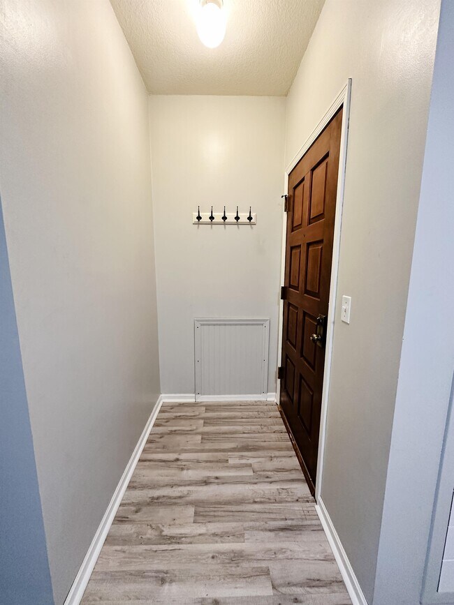 Photo - 1392 Carling Dr