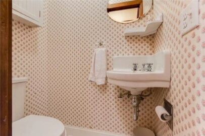 Photo - 980 6th St E