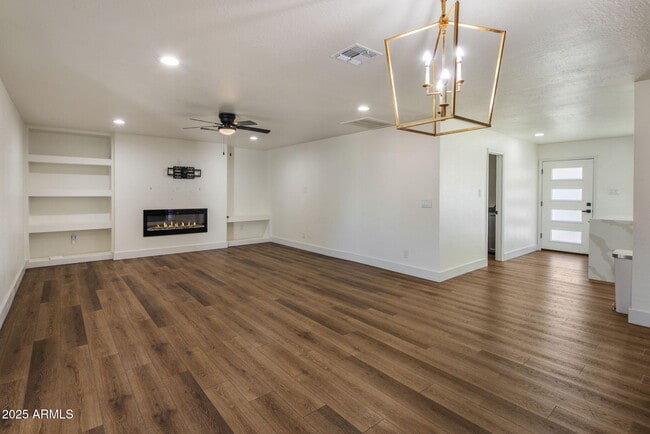 Photo - 8022 E Columbus Ave