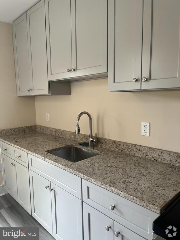 Building Photo - 226 S Regester St Rental