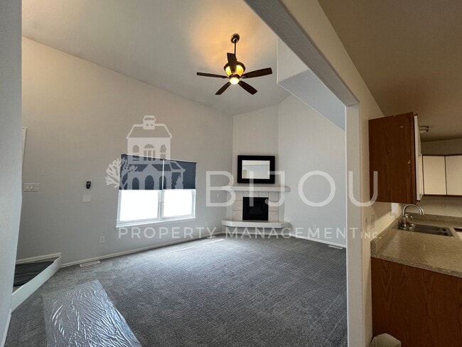 Photo - Spacious Rockrimmon Townhome