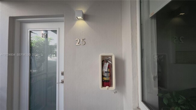 Photo - 1035 Euclid Ave Unidad 25