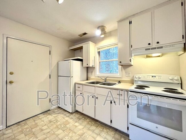 Photo - 183 Citadel Dr Unidad Apt 300