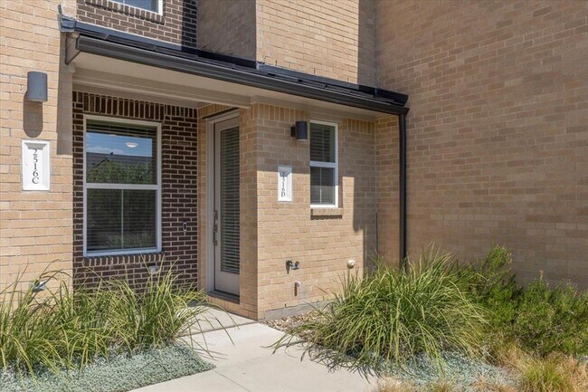 Photo - 2516 Simond Ave