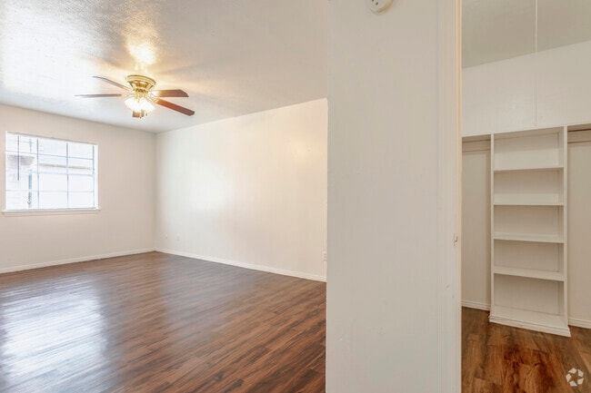 1BR,1BA - 730SF - Bedroom