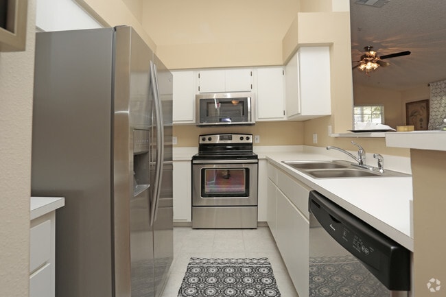 2BR,2BA-1076 SF