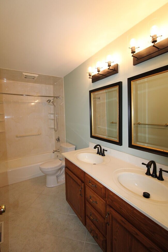 5 Bedroom, 3.5 Bathroom Brimfield Home For... Rental House Rental in