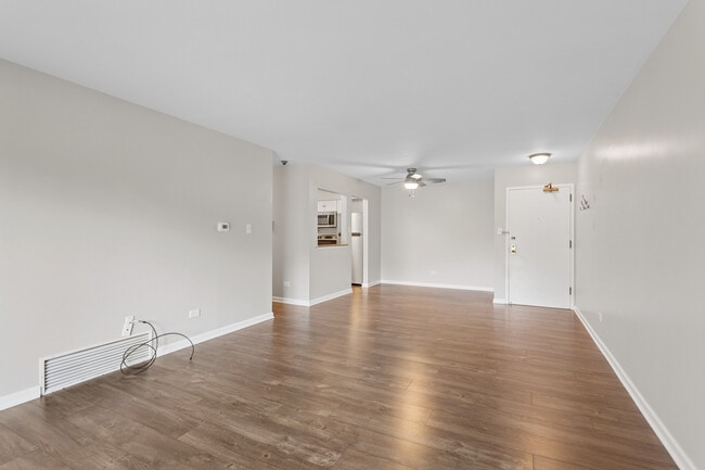 Photo - 7510 Farmingdale Dr Unit 210