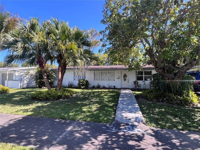 Building Photo - 9840 SW 165th Terrace