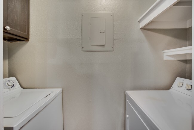 Photo - Henderson Flats