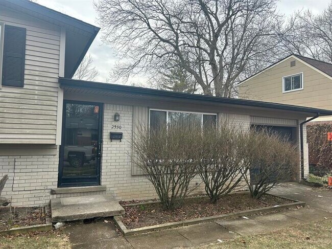 Building Photo - 2930 Marshall St