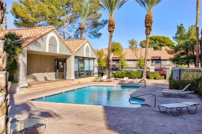 Building Photo - 5058 S Rainbow Blvd Unit 102