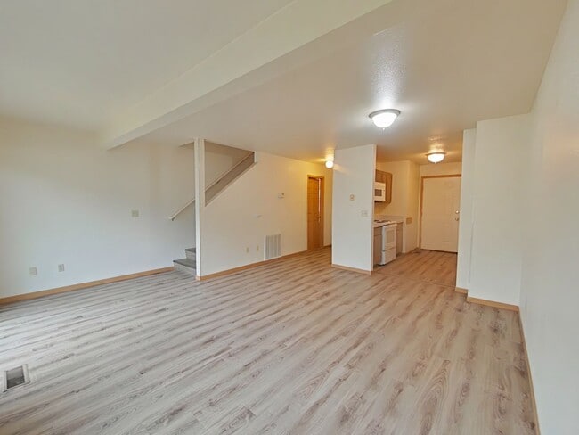 Photo - Beautiful 3 Bedroom 1.5 bath with attached... Unidad A