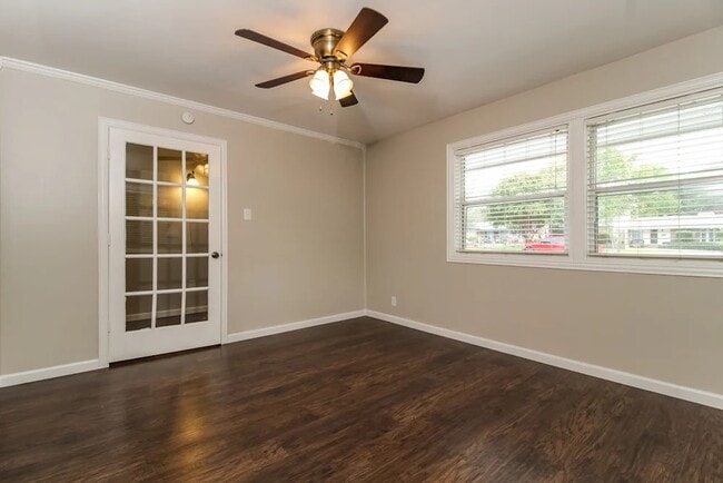 Photo - 925 S Waterview Dr