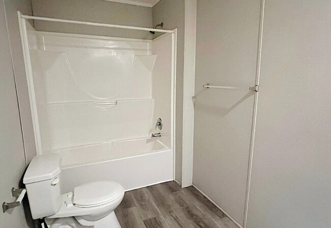 Photo - 6581 Hillcrest Dr