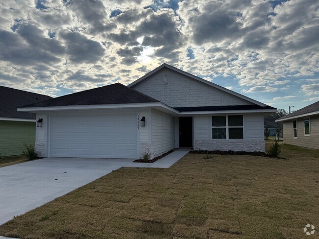 Building Photo - 3 Bedroom 2 Bath In Savannah Station Rental