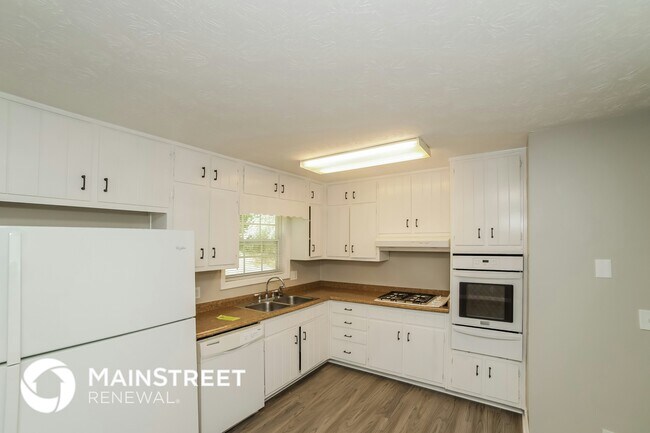 Photo - 608 Upland Ridge Dr NW