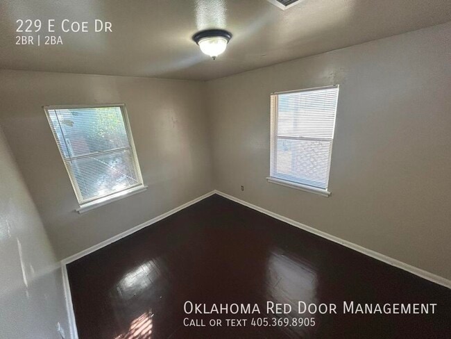 Photo - 229 E Coe Dr