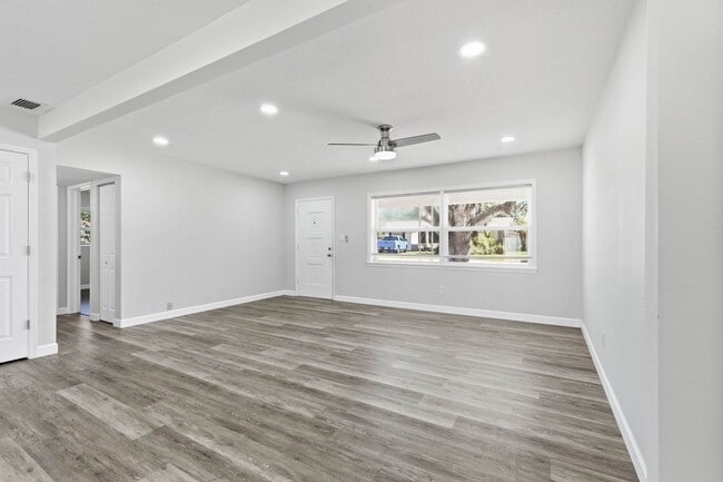 Photo - Beautiful Home in Largo - Spacious Backyard and Move-in ready! 3bed|2bath