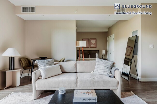 Photo - 443 New York Ave NW Unidad FL4-ID877