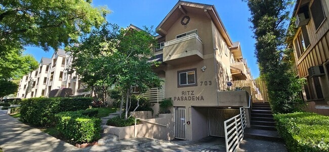 Building Photo - Charming 3-Bedroom Townhome in Prime Pasad... Unit 1
