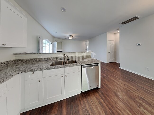 Photo - 139 Pin Oak Ct