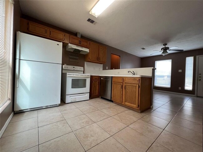 Photo - 3-Bedroom, 2-Bathroom Duplex in A Convenie...