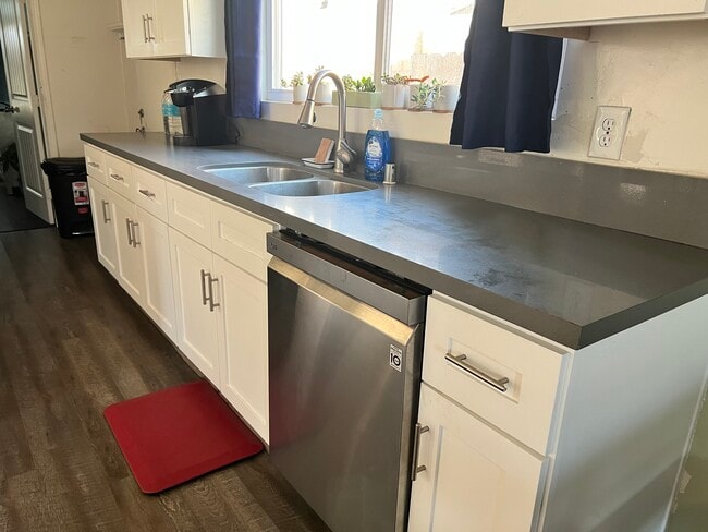 Photo - 3676 Marlborough Ave